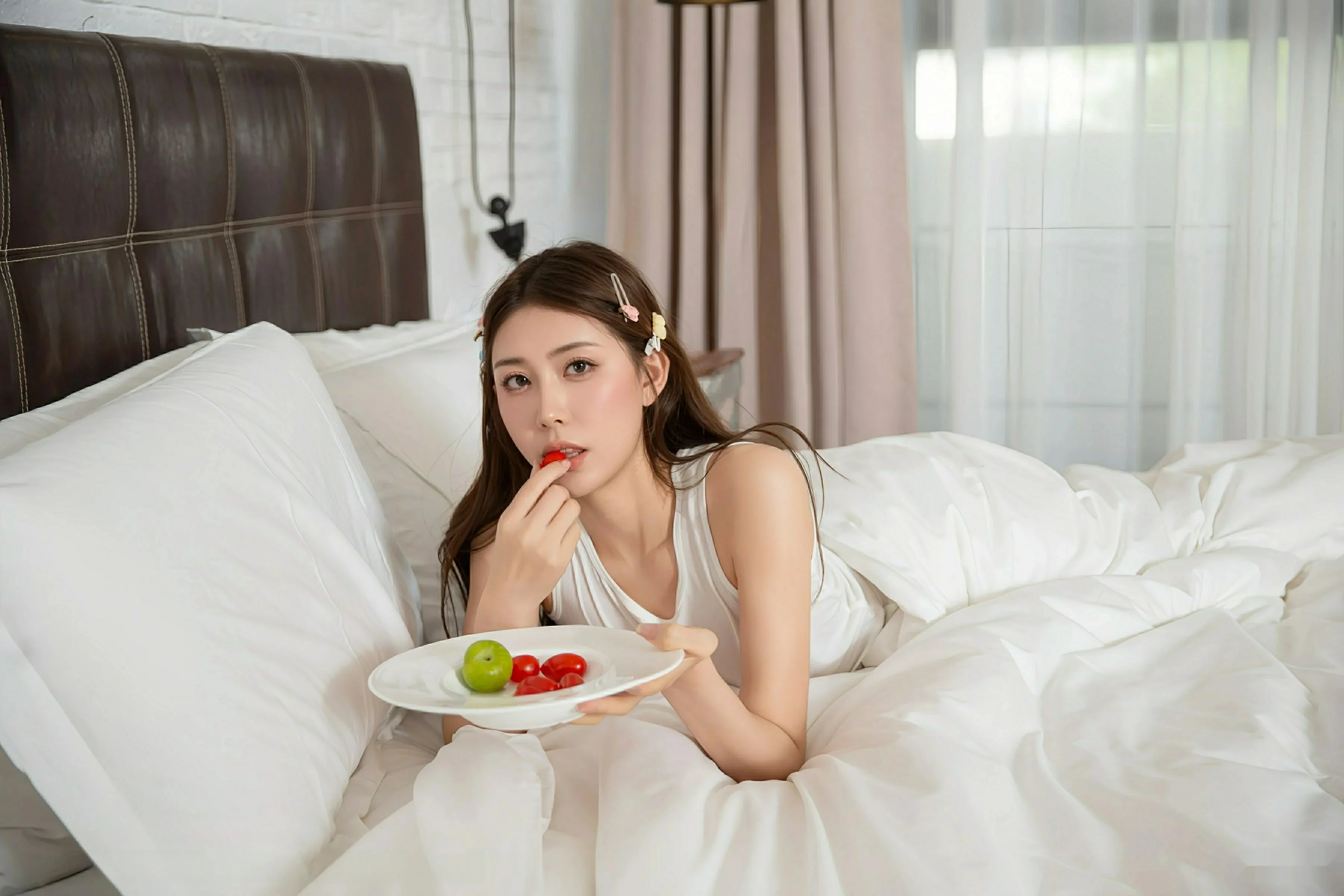 [XiuRen秀人网] 2025.08.22 No.10679 悦兮 白色家居服 [72P] NO.1