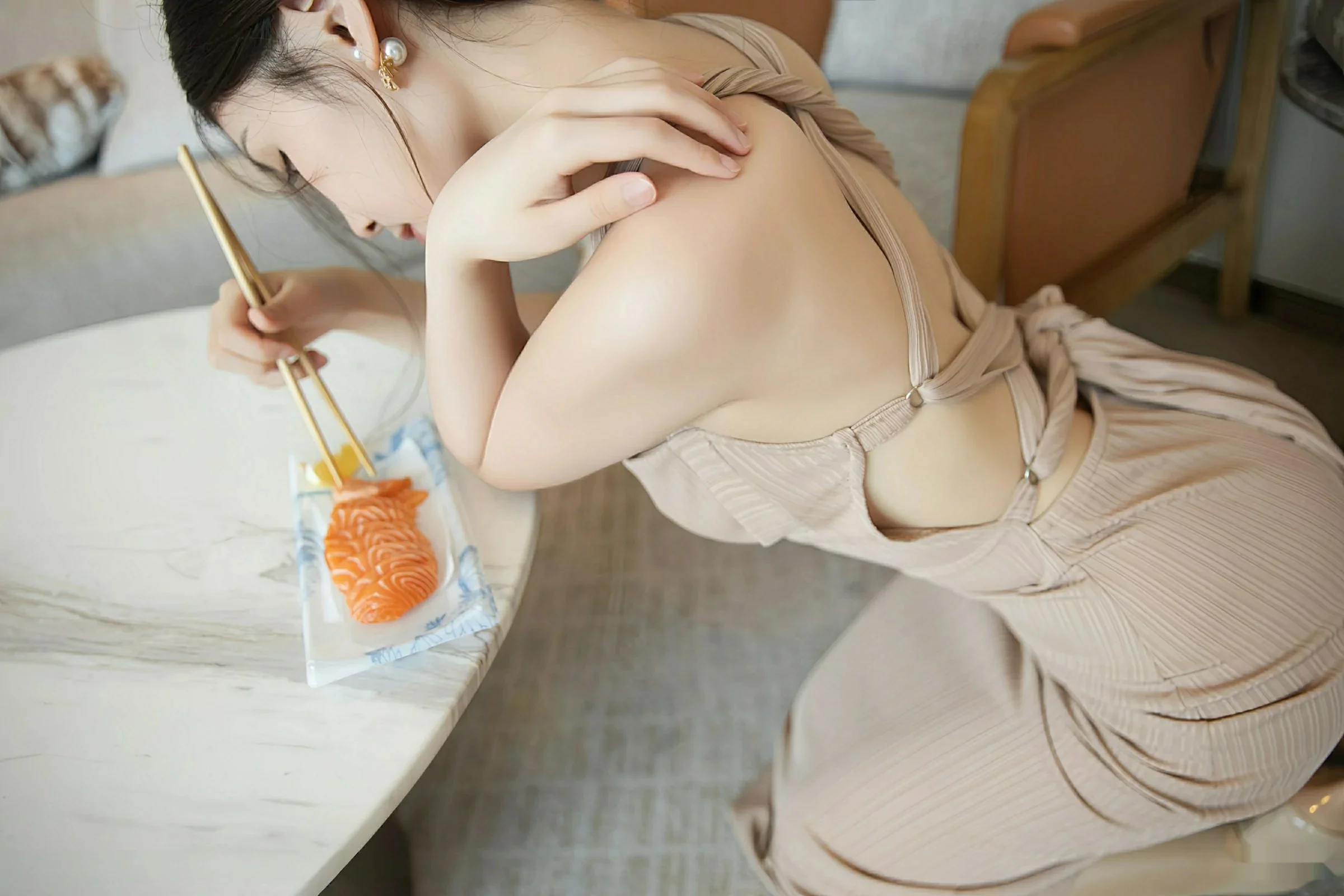 [XiuRen秀人网] 2025.08.22 No.10678 刘婷婷 肉色连衣裙 [58P] NO.9