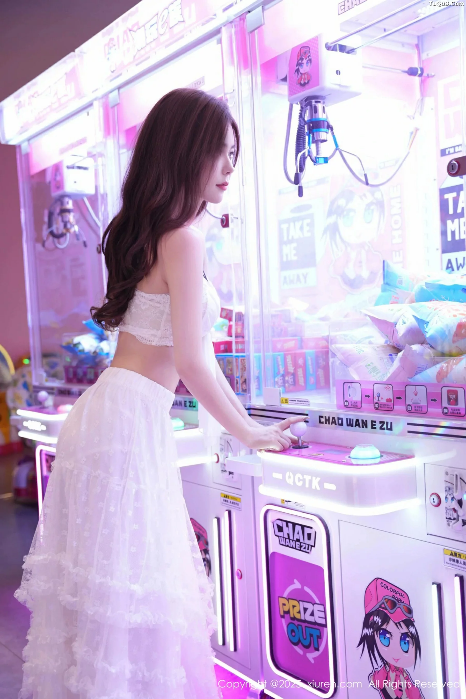 [XiuRen秀人网] 2025.09.22 No.10791 拍黄瓜girl 白色连衣裙 [74P] NO.1