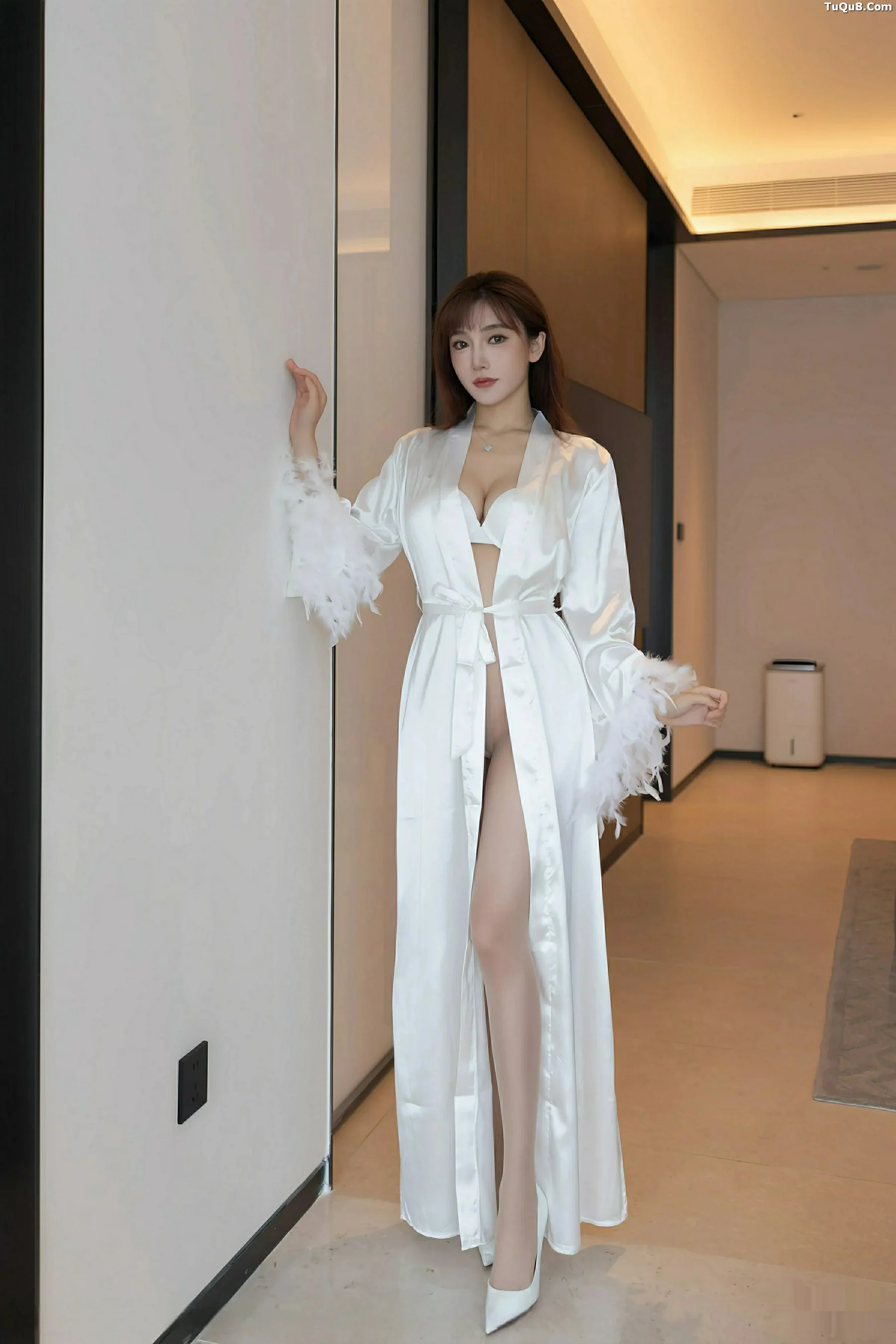 [XiuRen秀人网] 2025.09.25 No.10809 陆萱萱 白色睡袍 [71P] NO.2