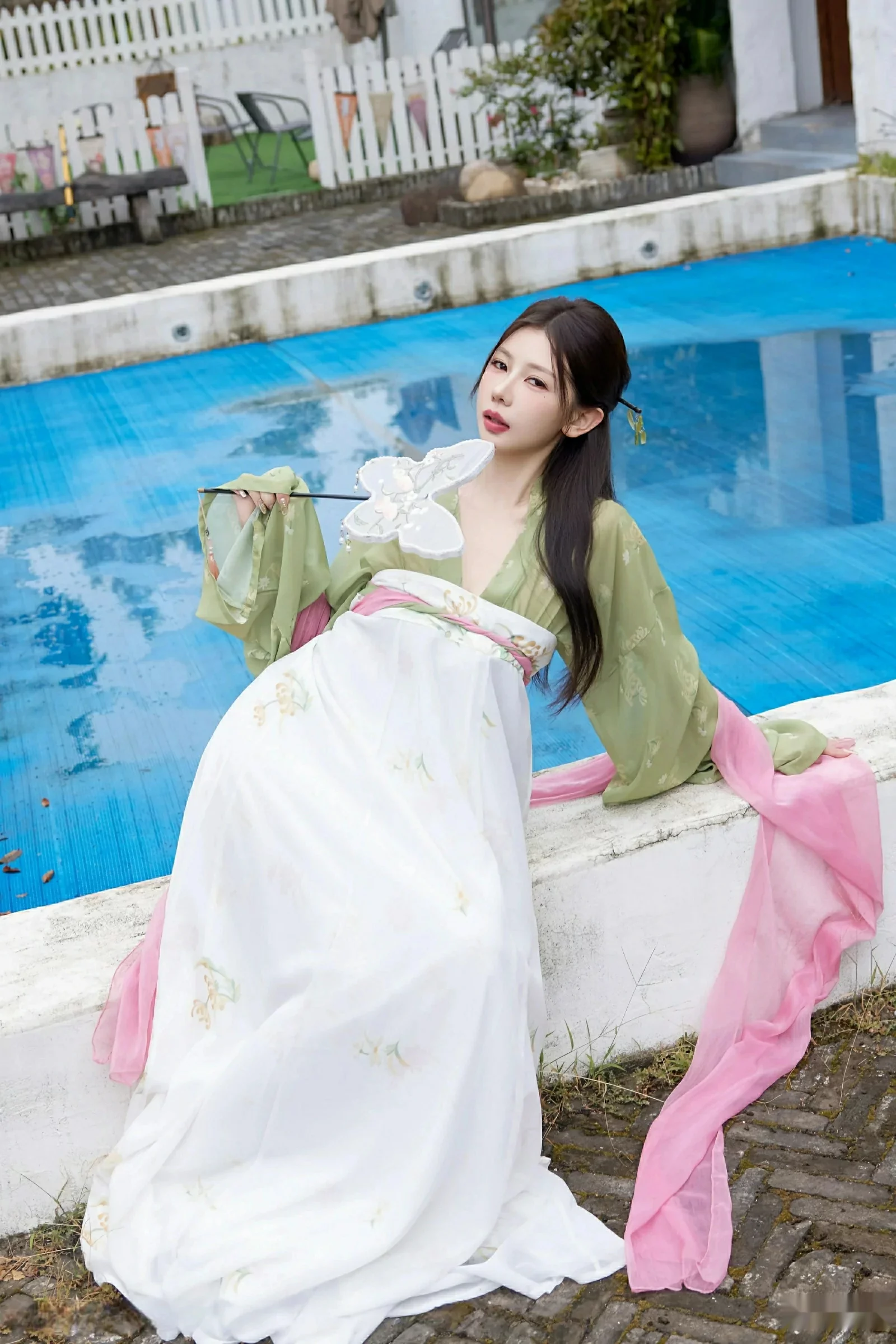 [XiuRen秀人网] 2025.09.30 No.10834 尹甜甜sunny 性感汉服 [83P] NO.11