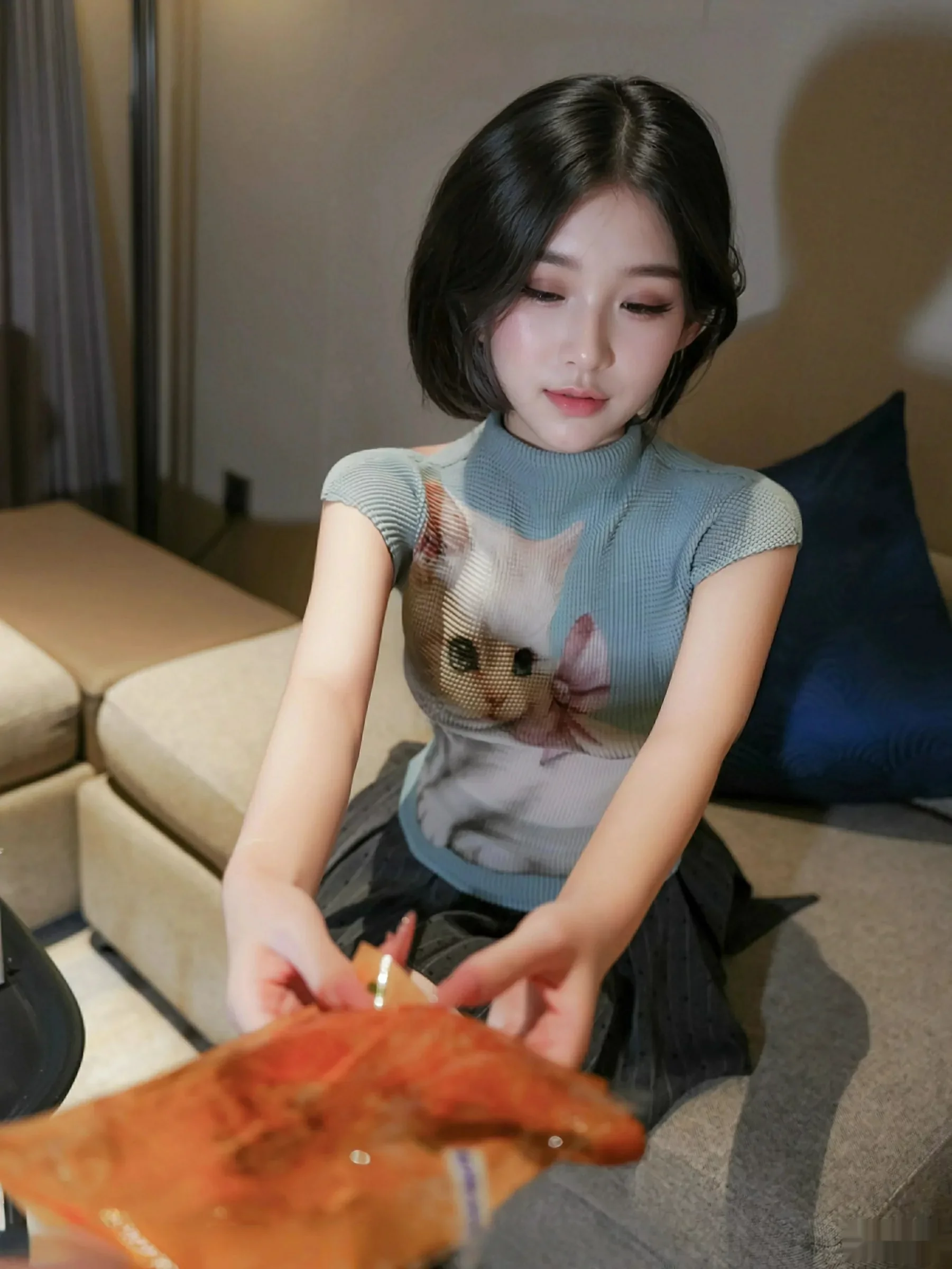 [XiuRen秀人网] 2025.09.30 No.10830 汁汁 灰色短裙 [70P] NO.6