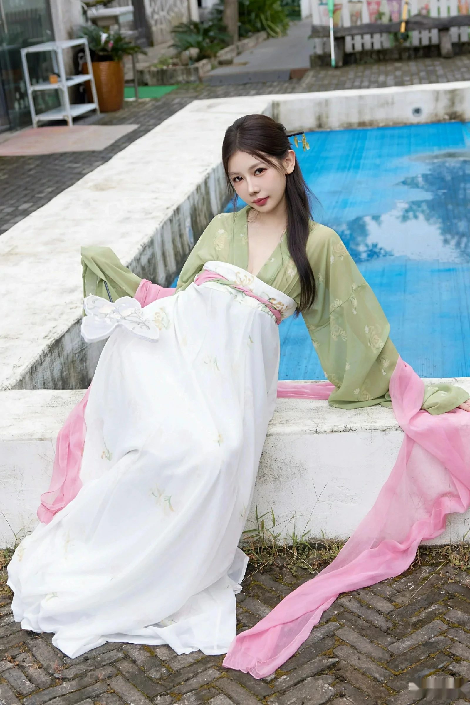 [XiuRen秀人网] 2025.09.30 No.10834 尹甜甜sunny 性感汉服 [83P] NO.10