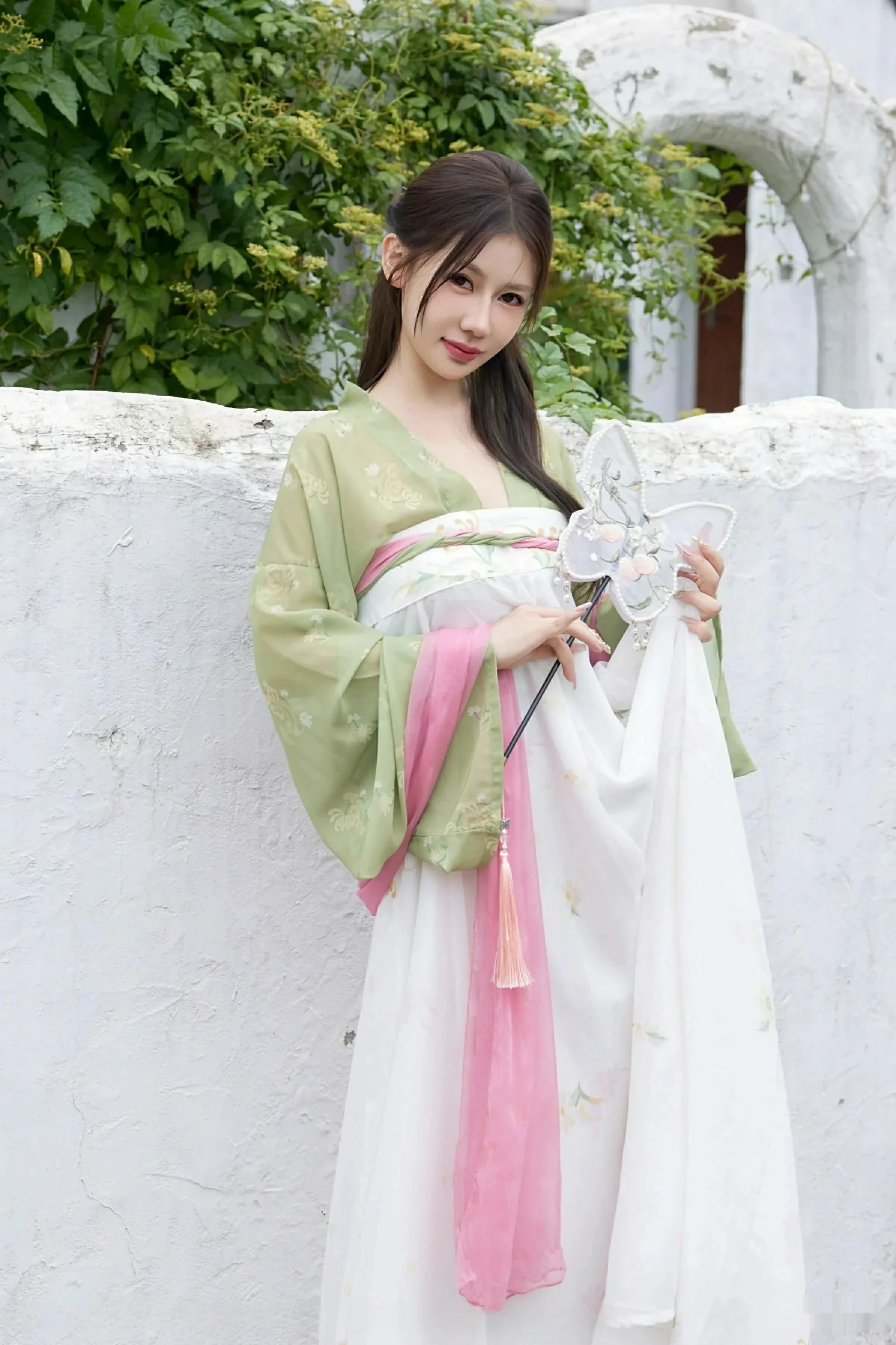 [XiuRen秀人网] 2025.09.30 No.10834 尹甜甜sunny 性感汉服 [83P] NO.2