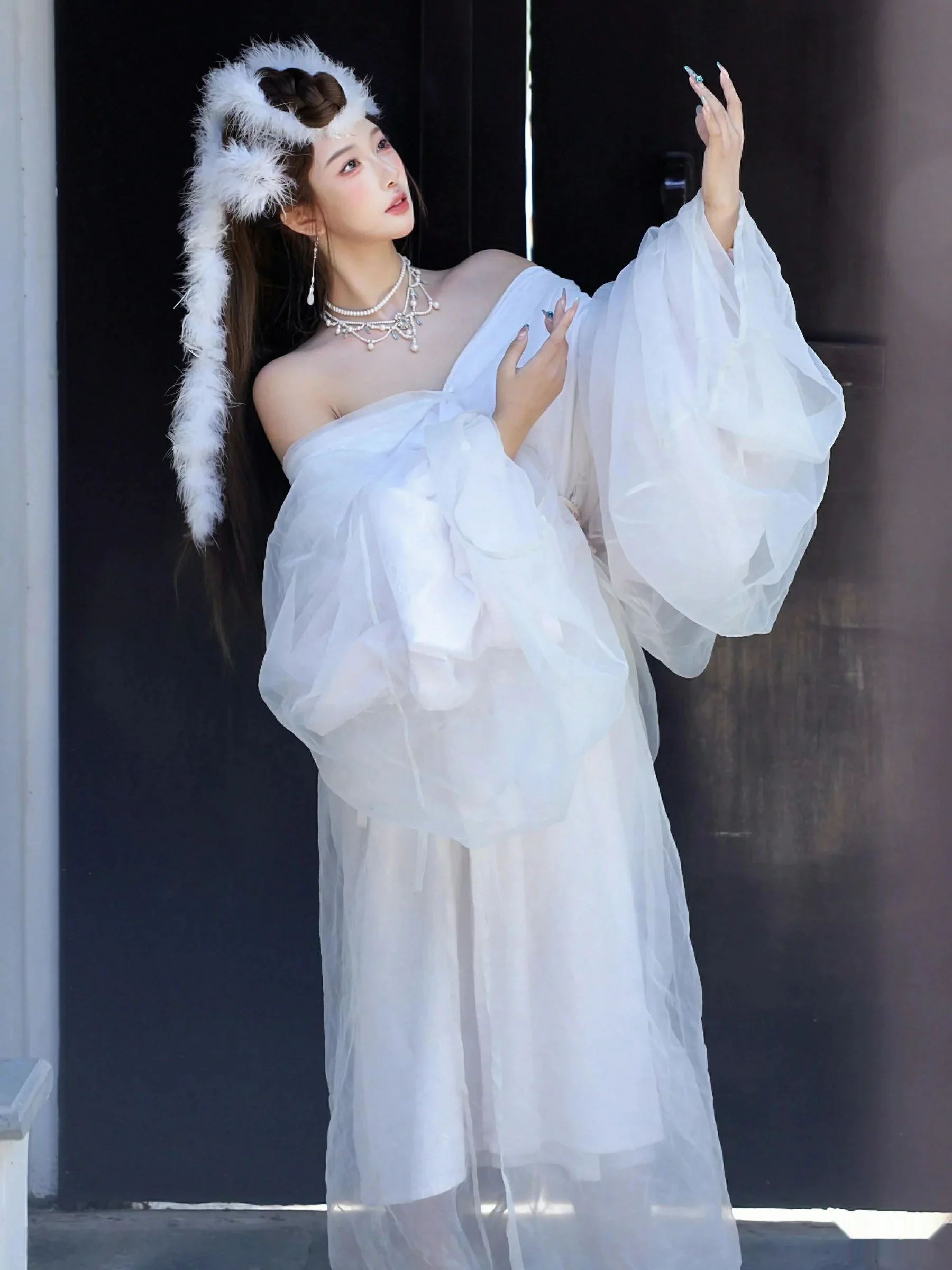 [XiuRen秀人网] 2025.10.09 No.10843 金允希Yuki 低胸长裙 [78P] NO.4