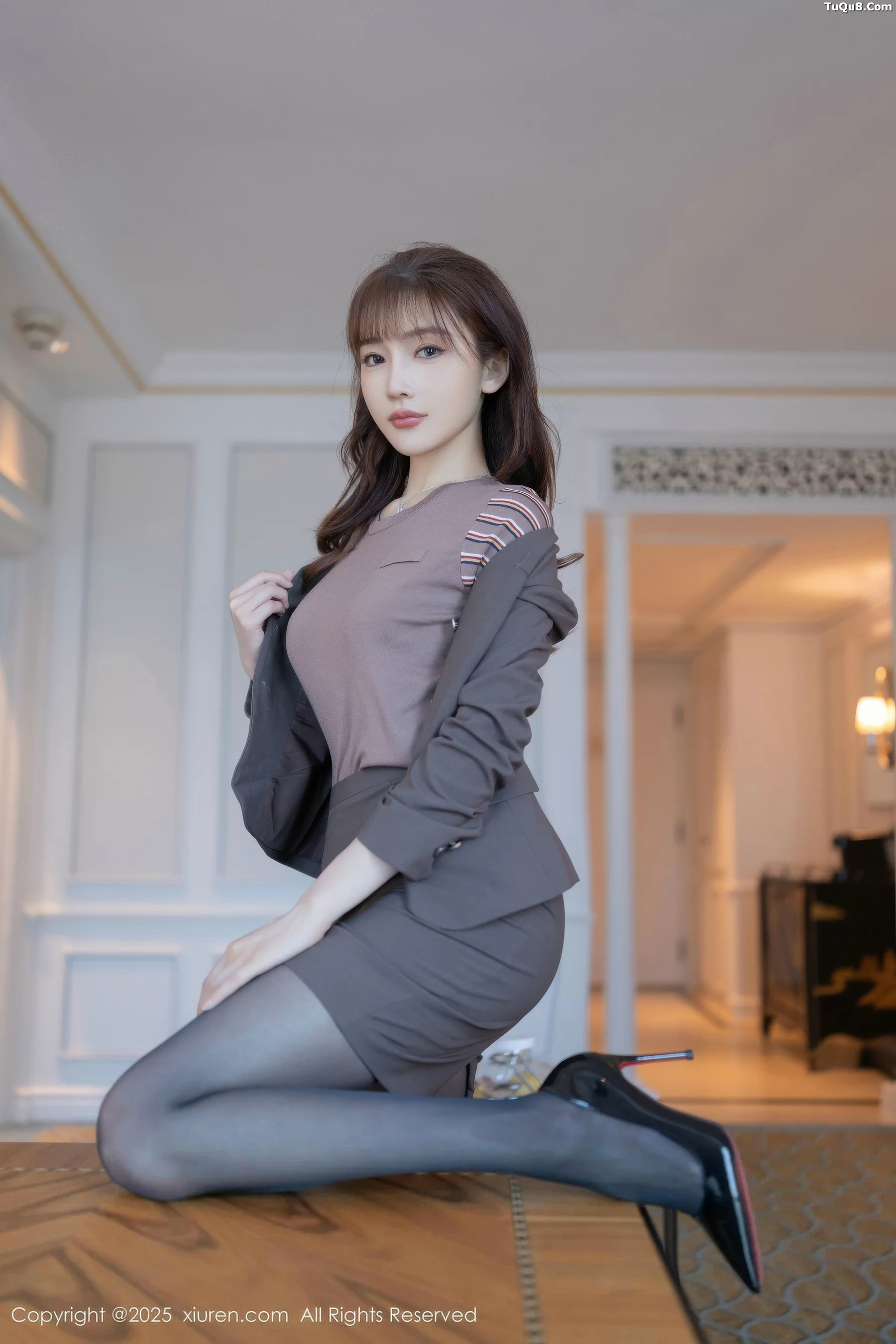 [XiuRen秀人网] 2025.10.10 No.10850 陆萱萱 性感OL [78P] NO.12