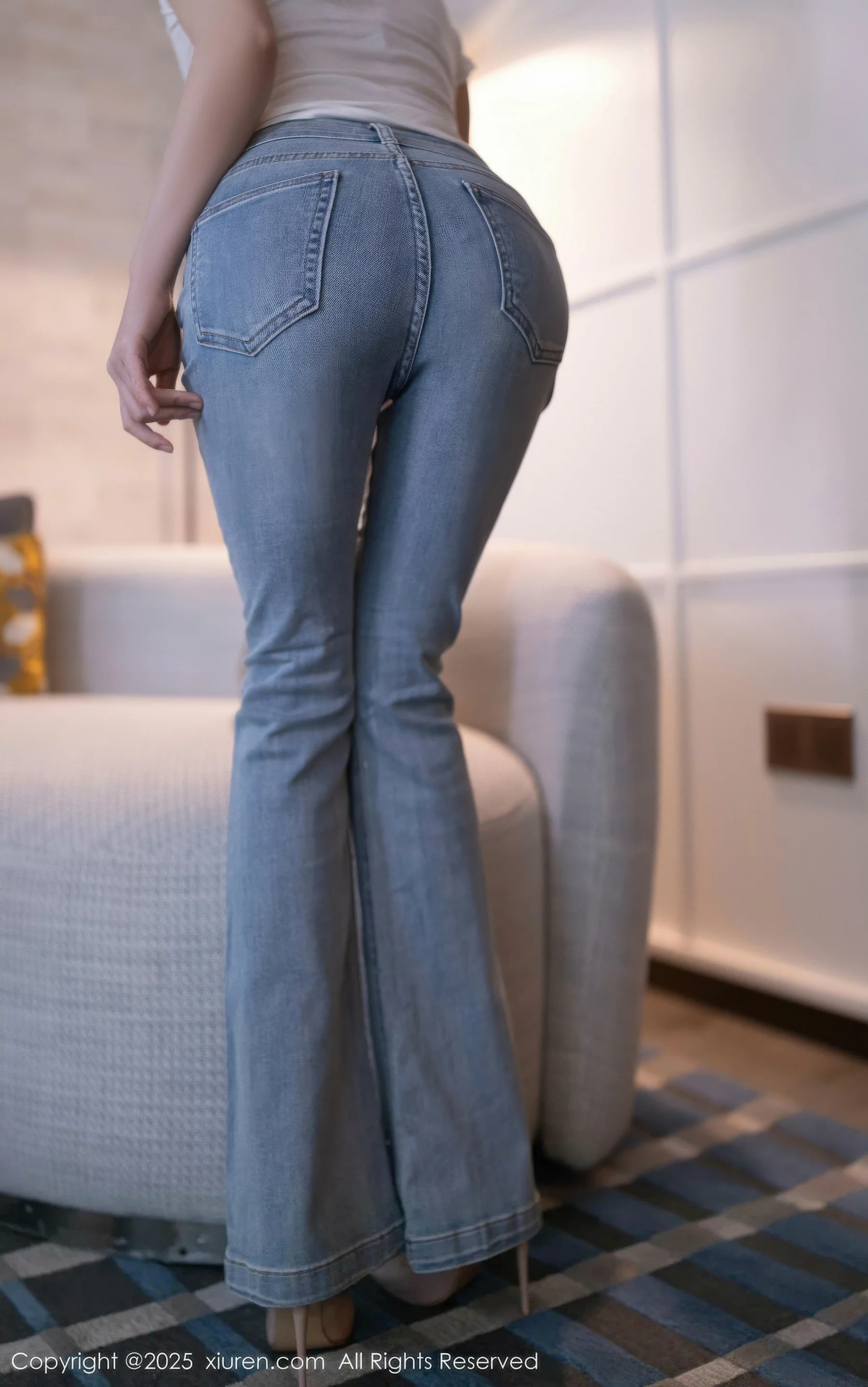 [XiuRen秀人网] 2025.10.11 No.10858 鱼子酱Fish 暖灰色蕾丝 [76P] NO.10