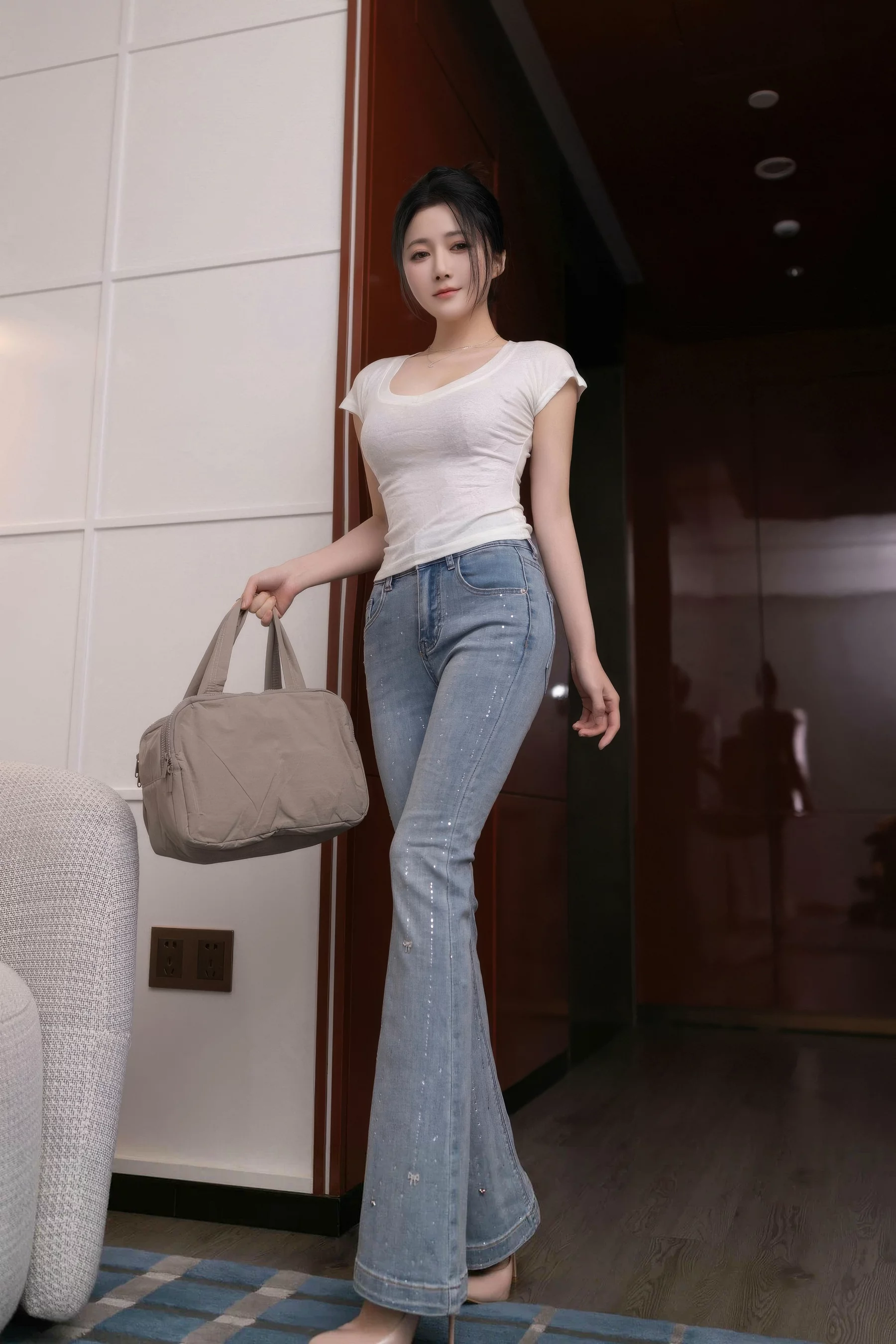 [XiuRen秀人网] 2025.10.11 No.10858 鱼子酱Fish 暖灰色蕾丝 [76P] NO.9