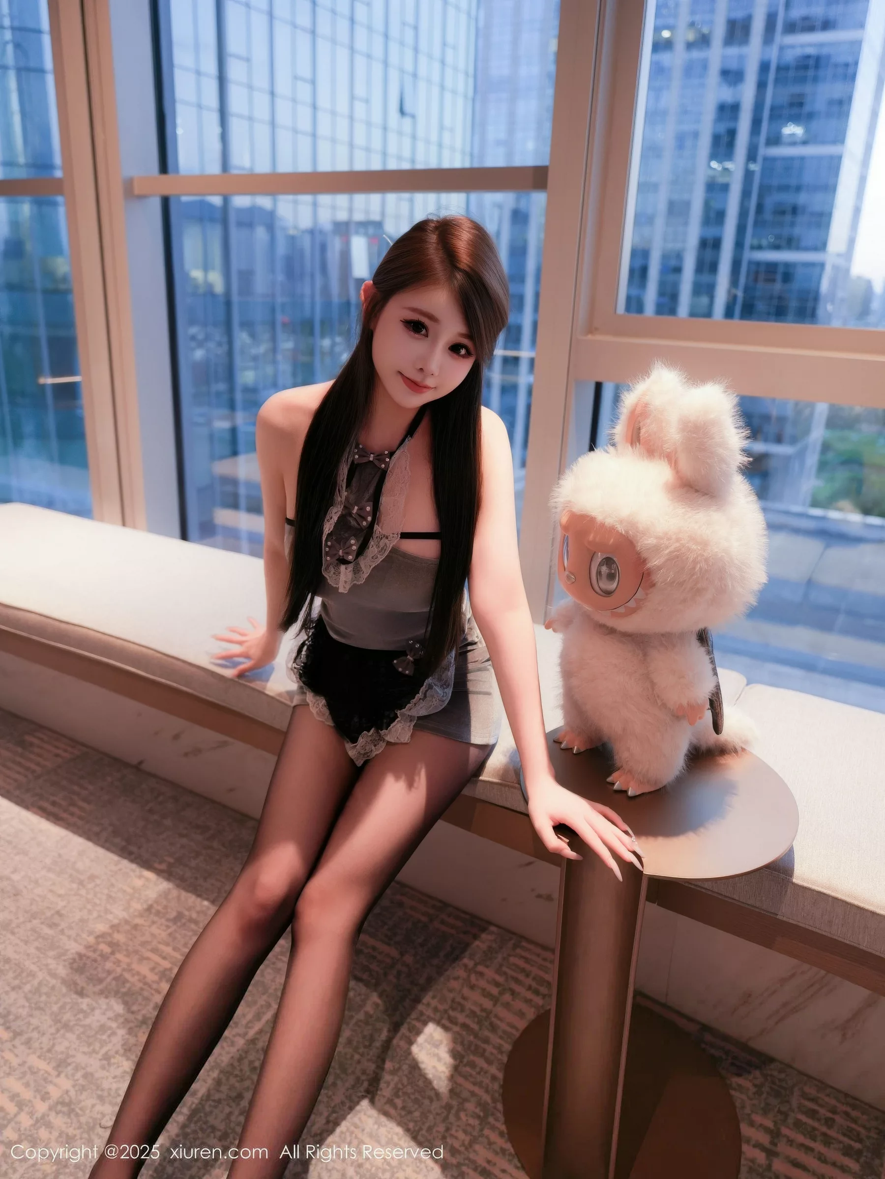 [XiuRen秀人网] 2025.10.17 No.10884 甜妮 灰色短裙 [60P] NO.12