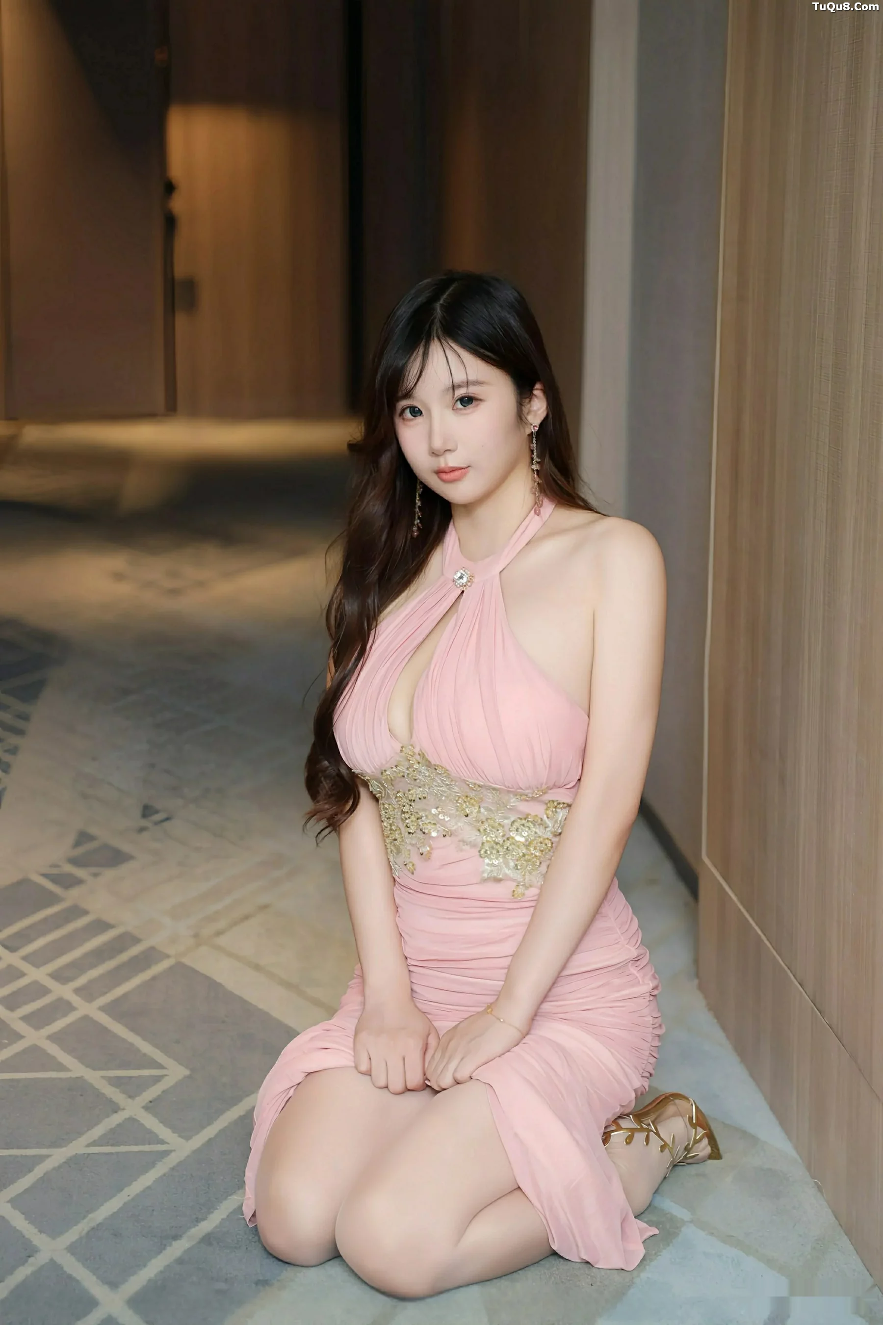 [XiuRen秀人网] 2025.09.19 No.10786 小肉肉咪 粉色长裙 [62P] NO.10