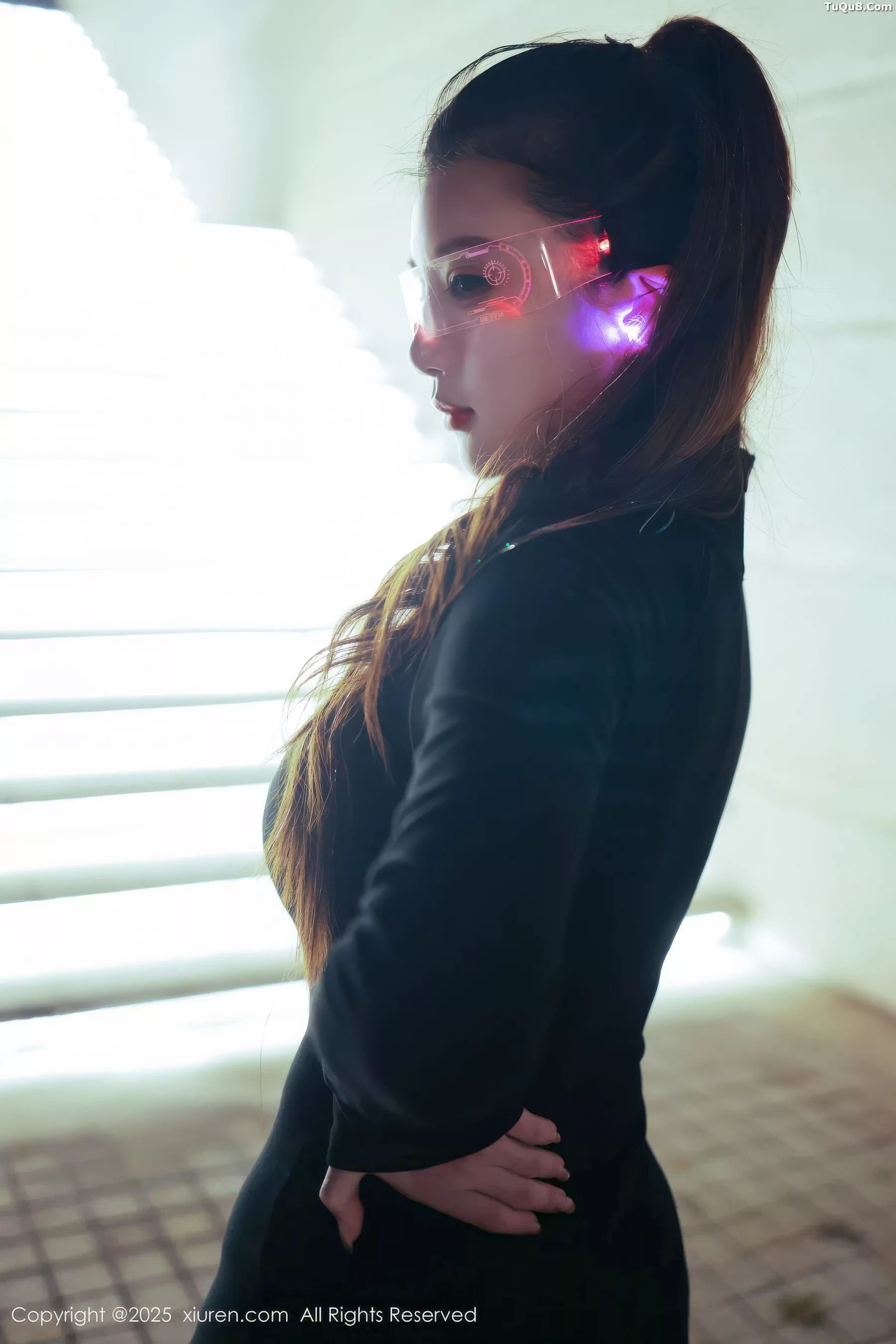 [XiuRen秀人网] 2025.10.31 No.10936 小肉肉咪 性感制服 [77P] NO.10