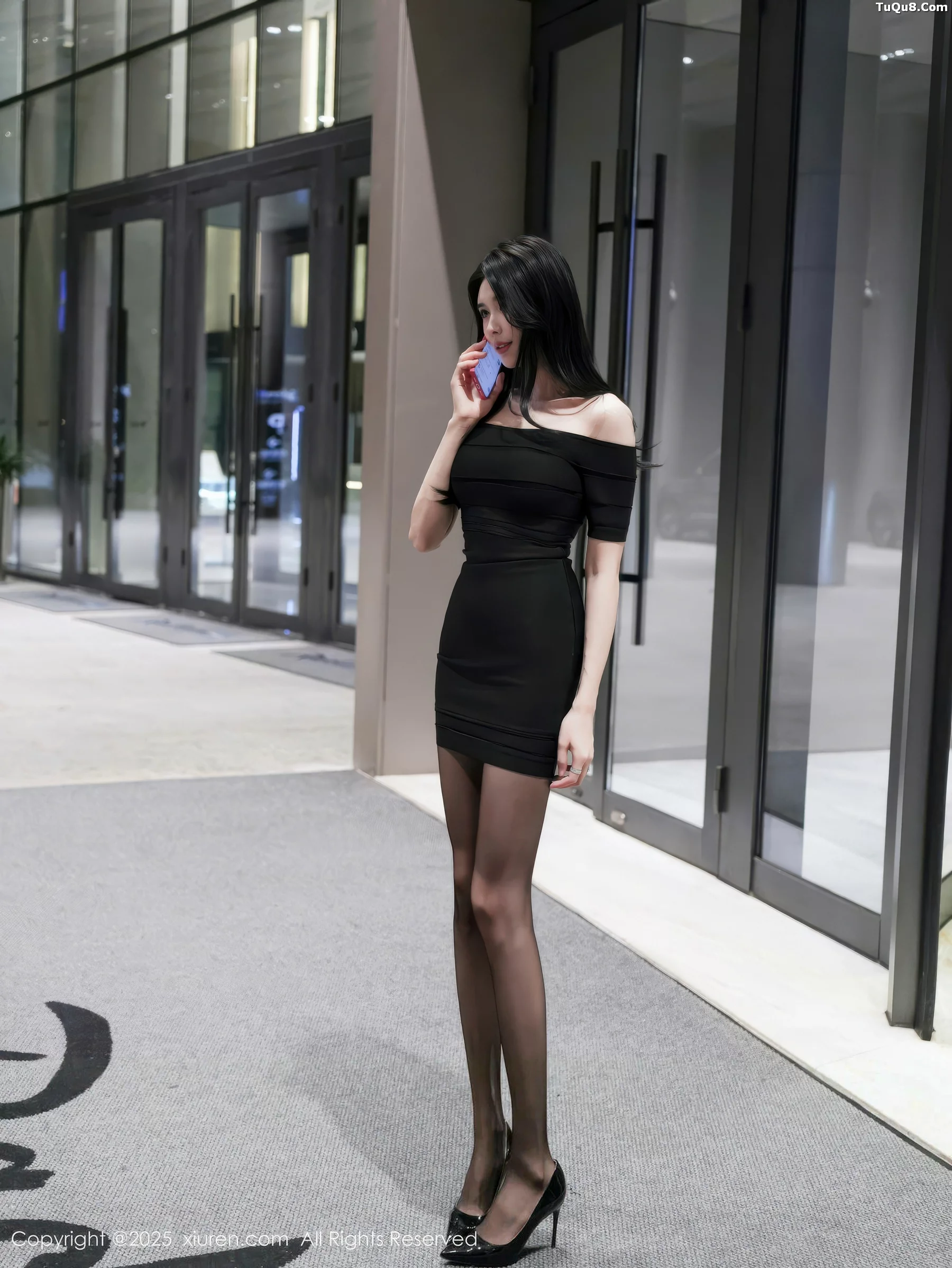 [XiuRen秀人网] 2025.11.04 No.10942 椰汁糯米姬 修长美腿 [53P] NO.1