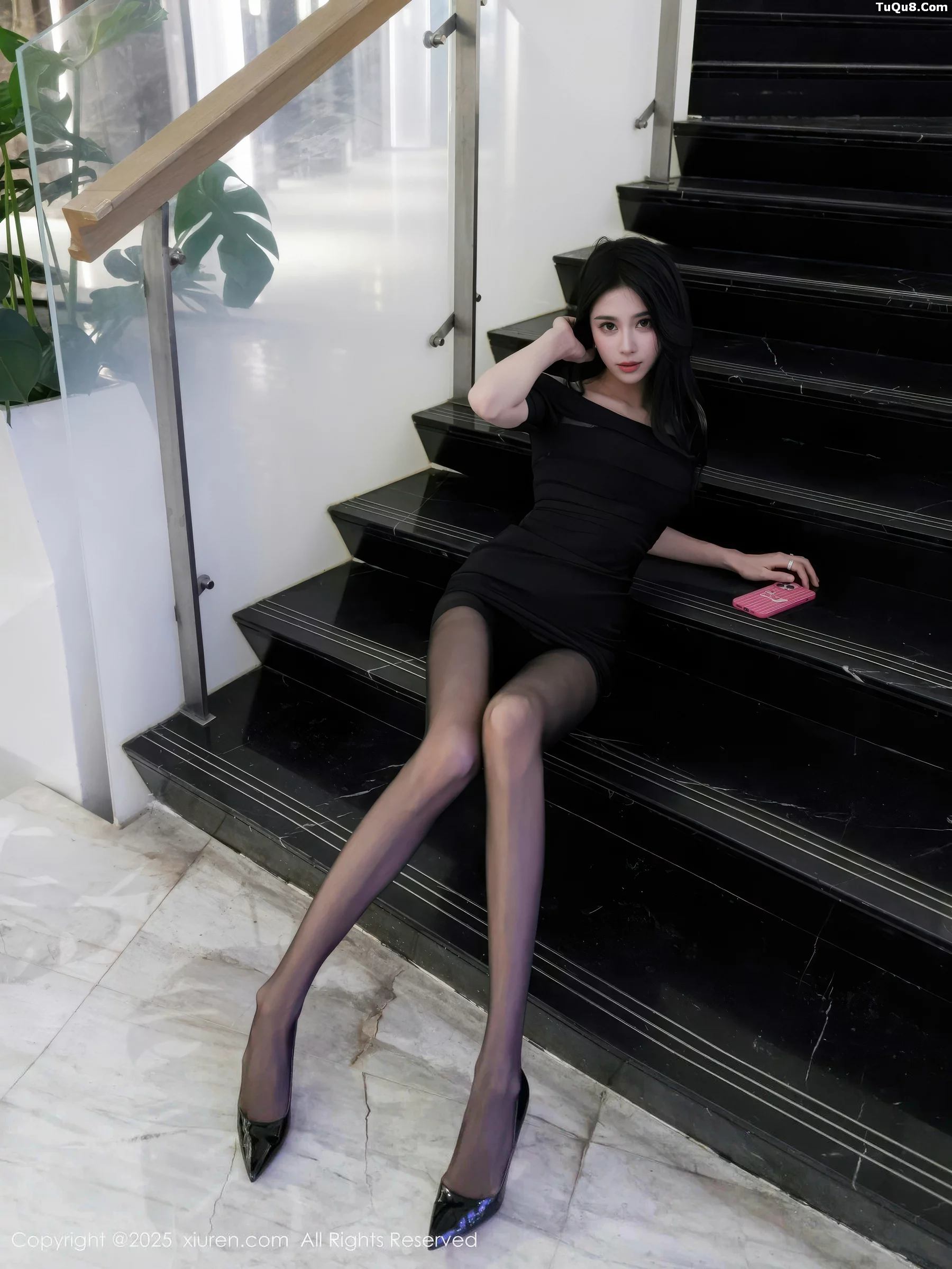 [XiuRen秀人网] 2025.11.04 No.10942 椰汁糯米姬 修长美腿 [53P] NO.9