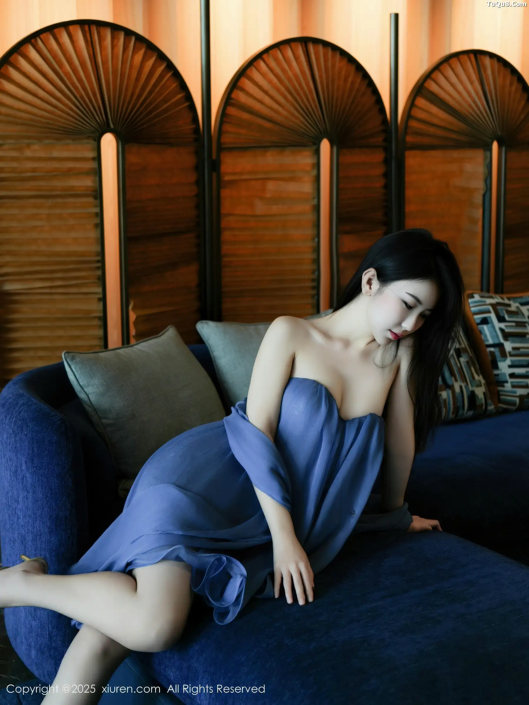 [XiuRen秀人网] 2025.11.14 No.10988 烧烧小桃 性感长裙 [52P] NO.5