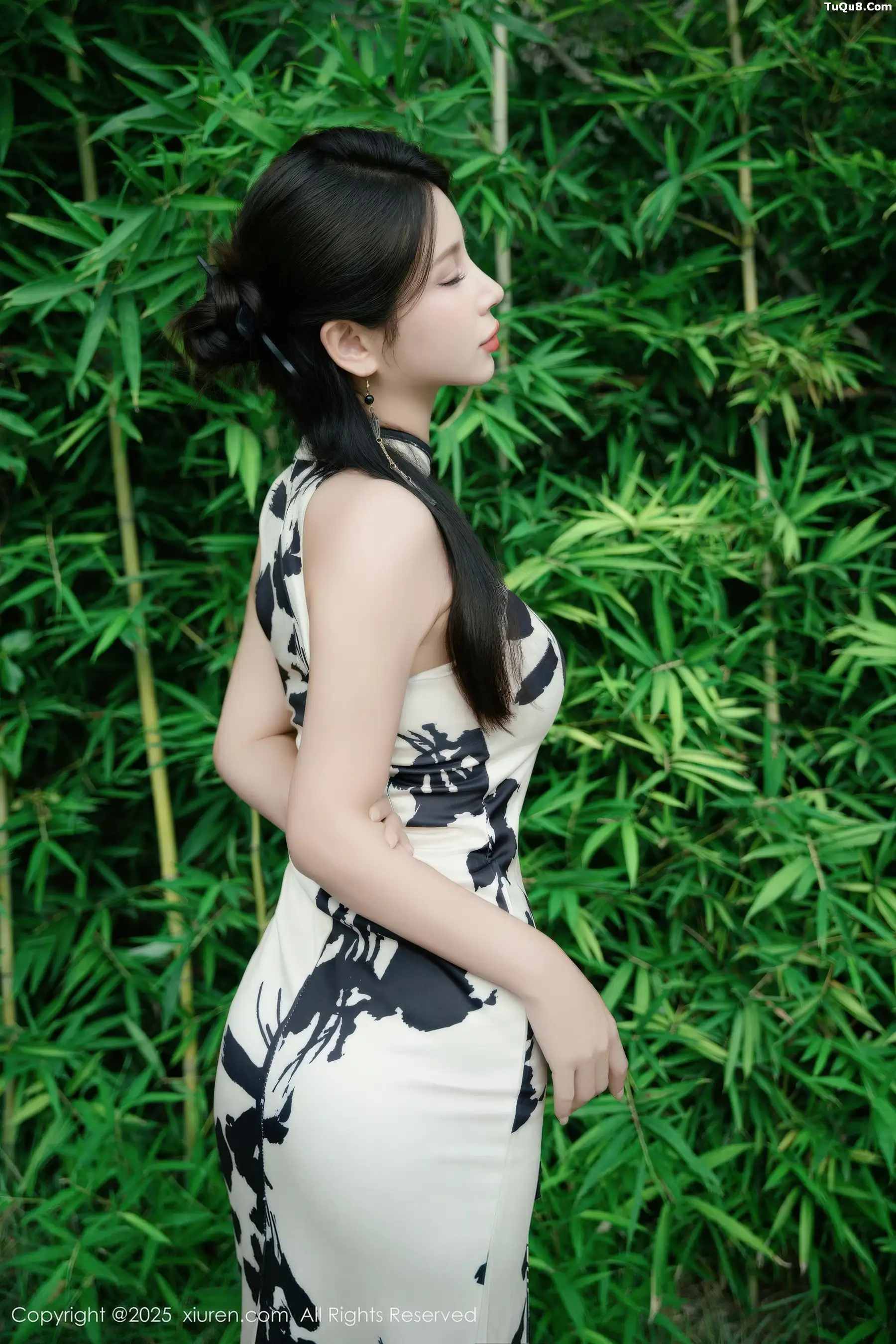 [XiuRen秀人网] 2025.11.14 No.10989 小蛮妖Yummy 性感旗袍 [70P] NO.2