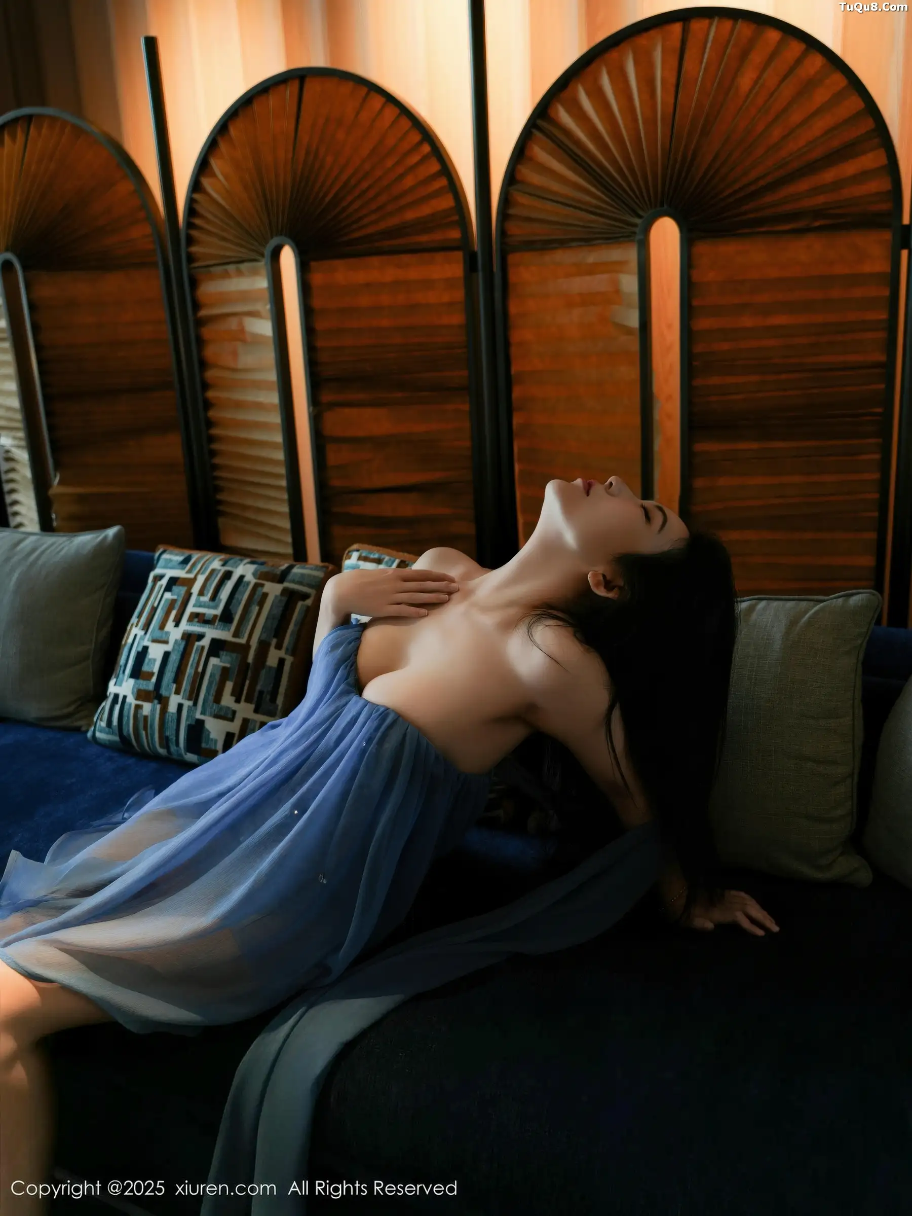 [XiuRen秀人网] 2025.11.14 No.10988 烧烧小桃 性感长裙 [52P] NO.2