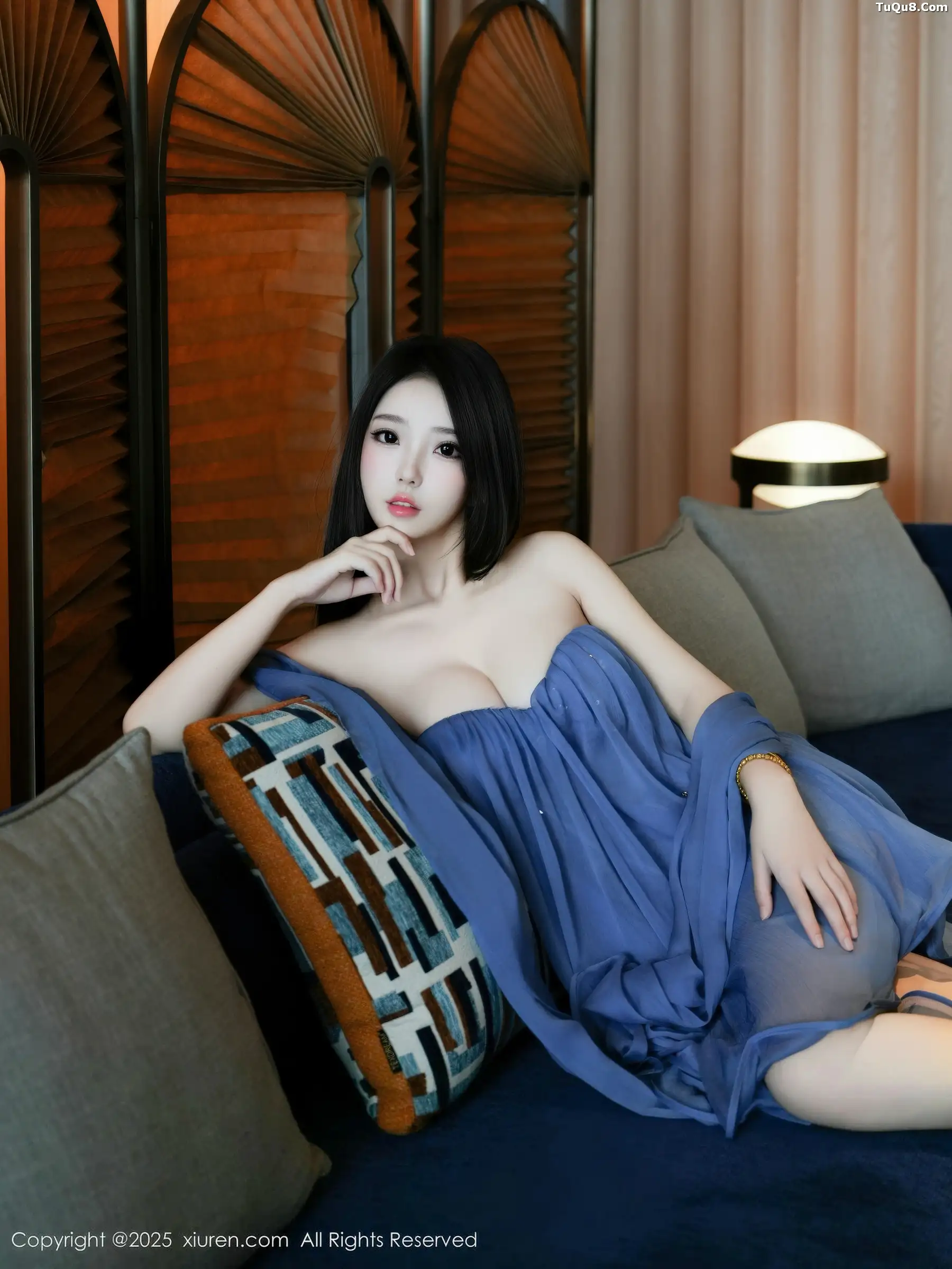 [XiuRen秀人网] 2025.11.14 No.10988 烧烧小桃 性感长裙 [52P] NO.7