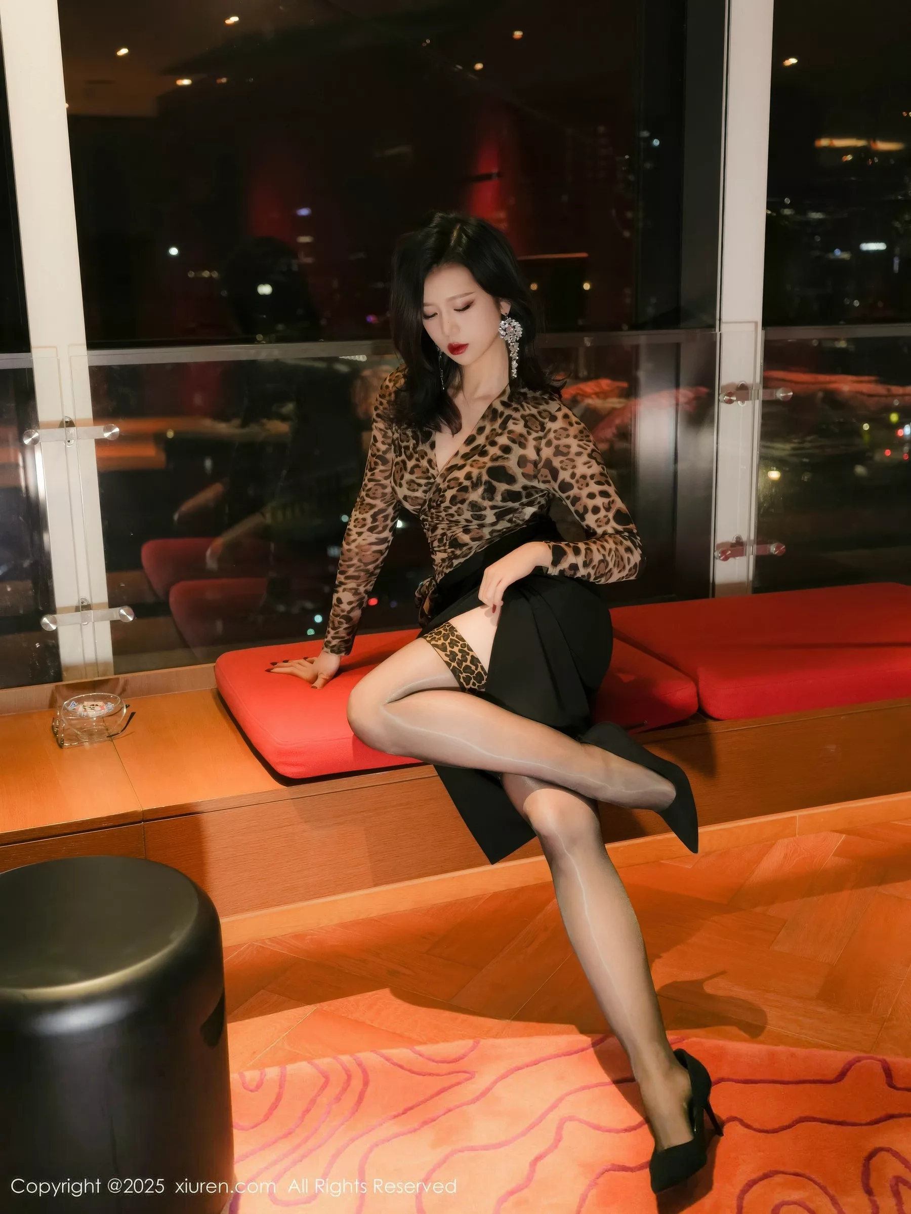 [XiuRen绣人网] 2025.10.23 No.10901 玫瑰我爱你 [63P] NO.9