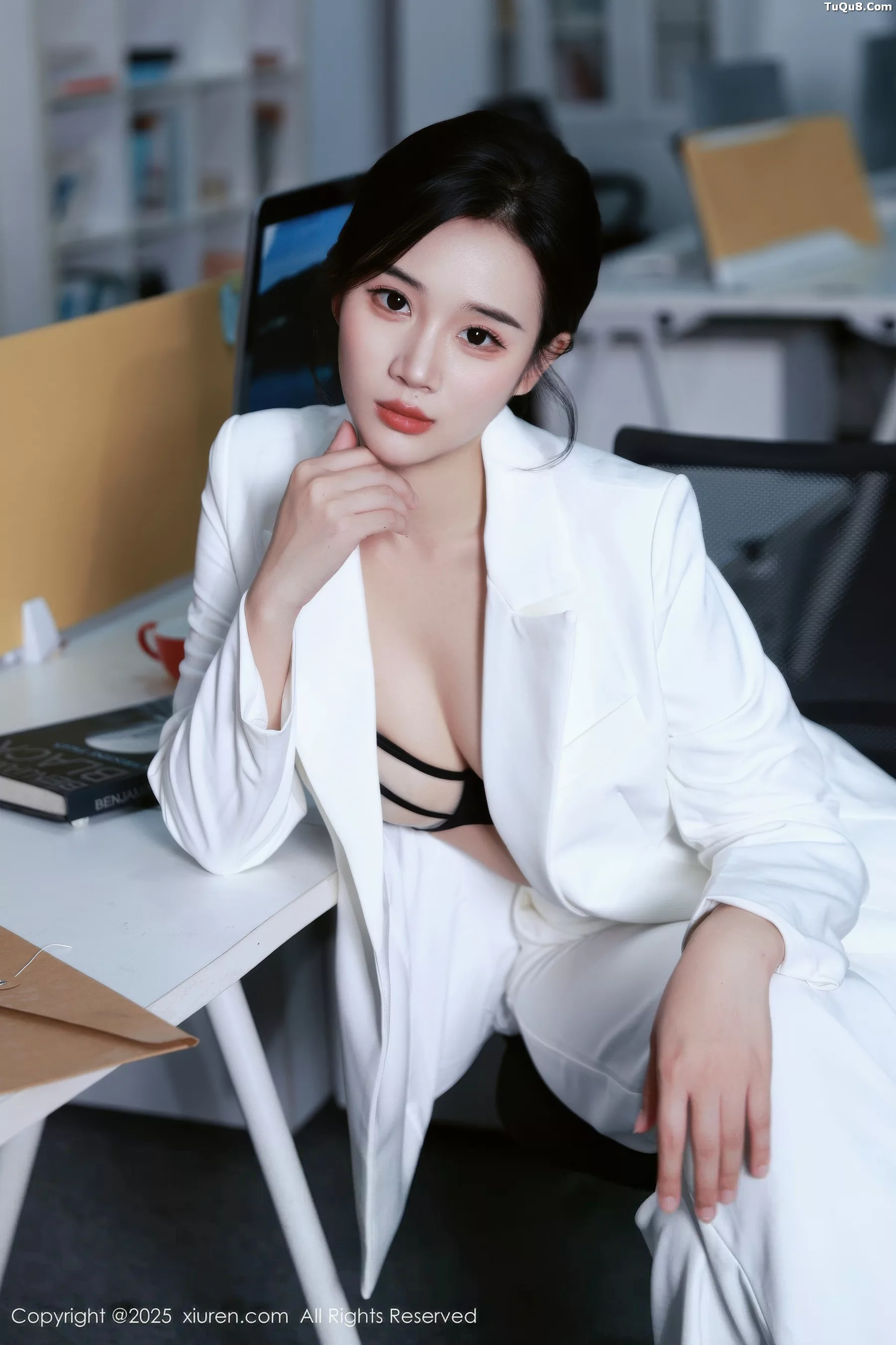 [XiuRen绣人网] 2025.10.24 No.10908 南乔 开档黑丝 [72P] NO.11