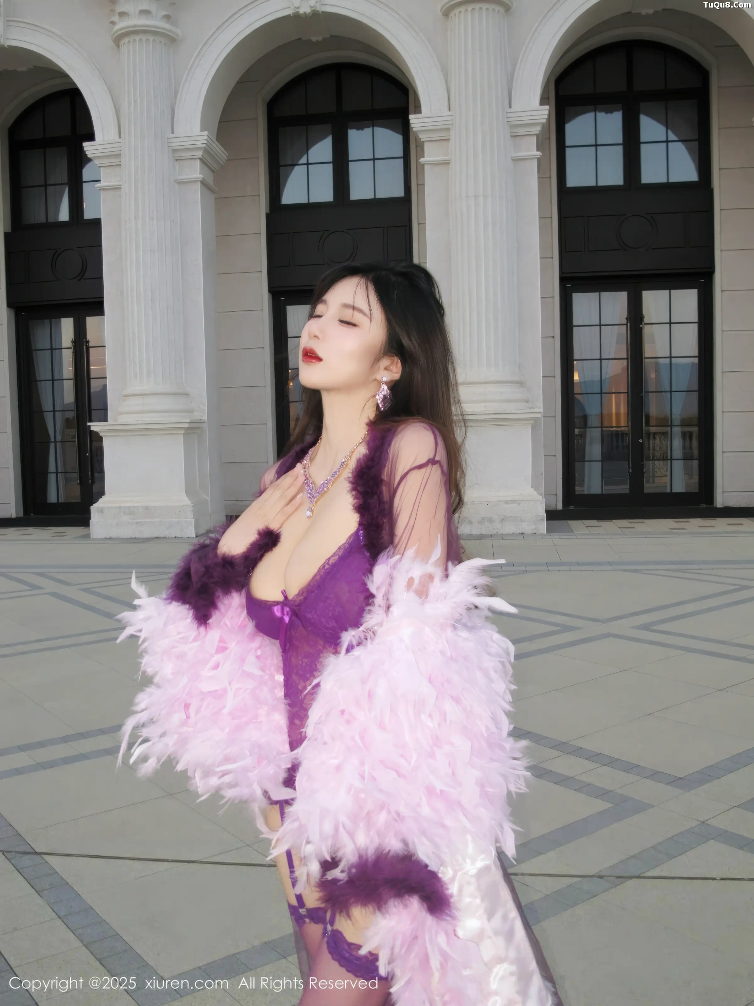 [XiuRen秀人网] 2025.11.28 No.11047 小肉肉咪 魅惑黑丝 [72P] NO.11