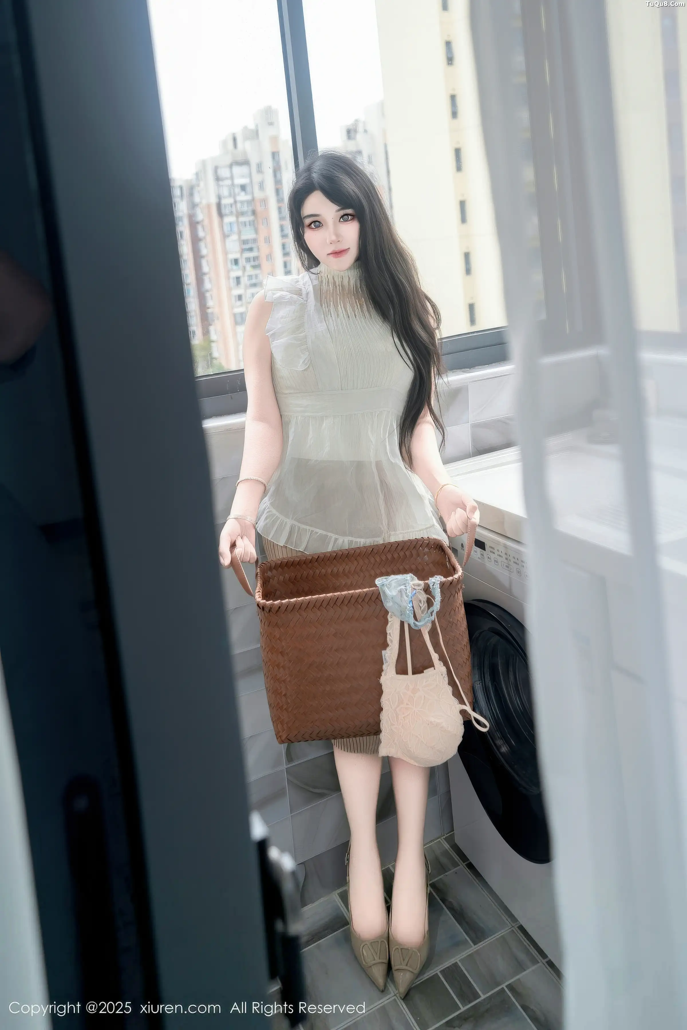 [XiuRen秀人网] 2025.11.20 No.11010 汐汐爱吃草莓 家政姐姐 [83P] NO.8