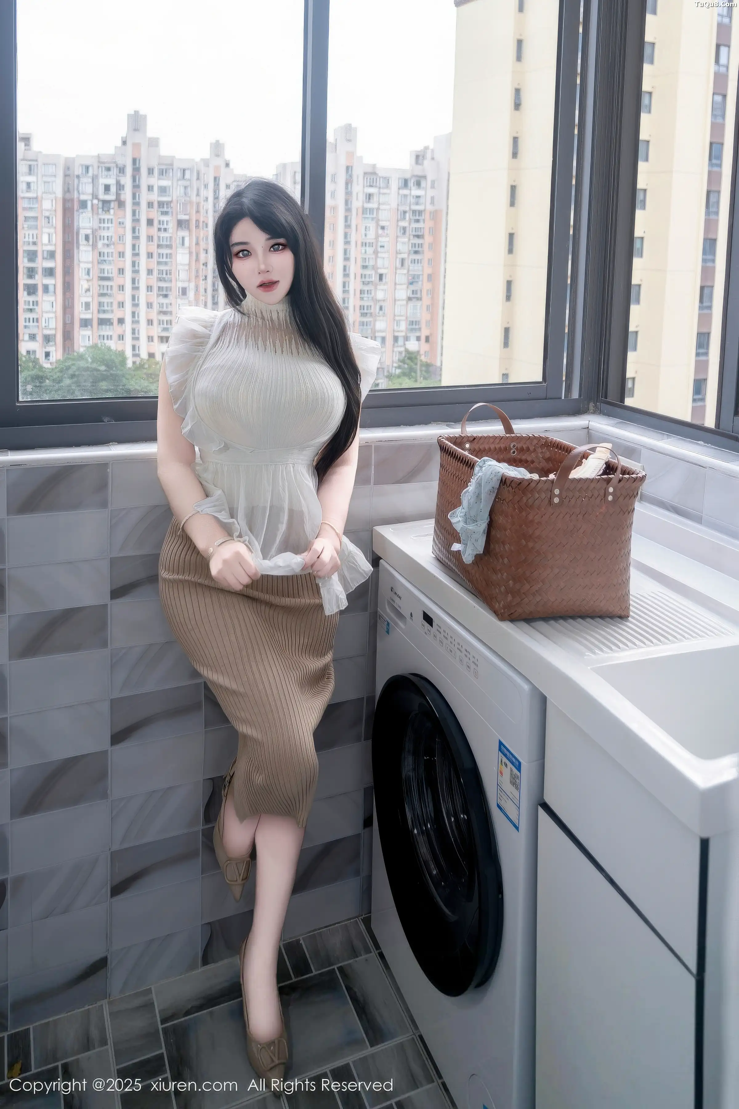 [XiuRen秀人网] 2025.11.20 No.11010 汐汐爱吃草莓 家政姐姐 [83P] NO.1