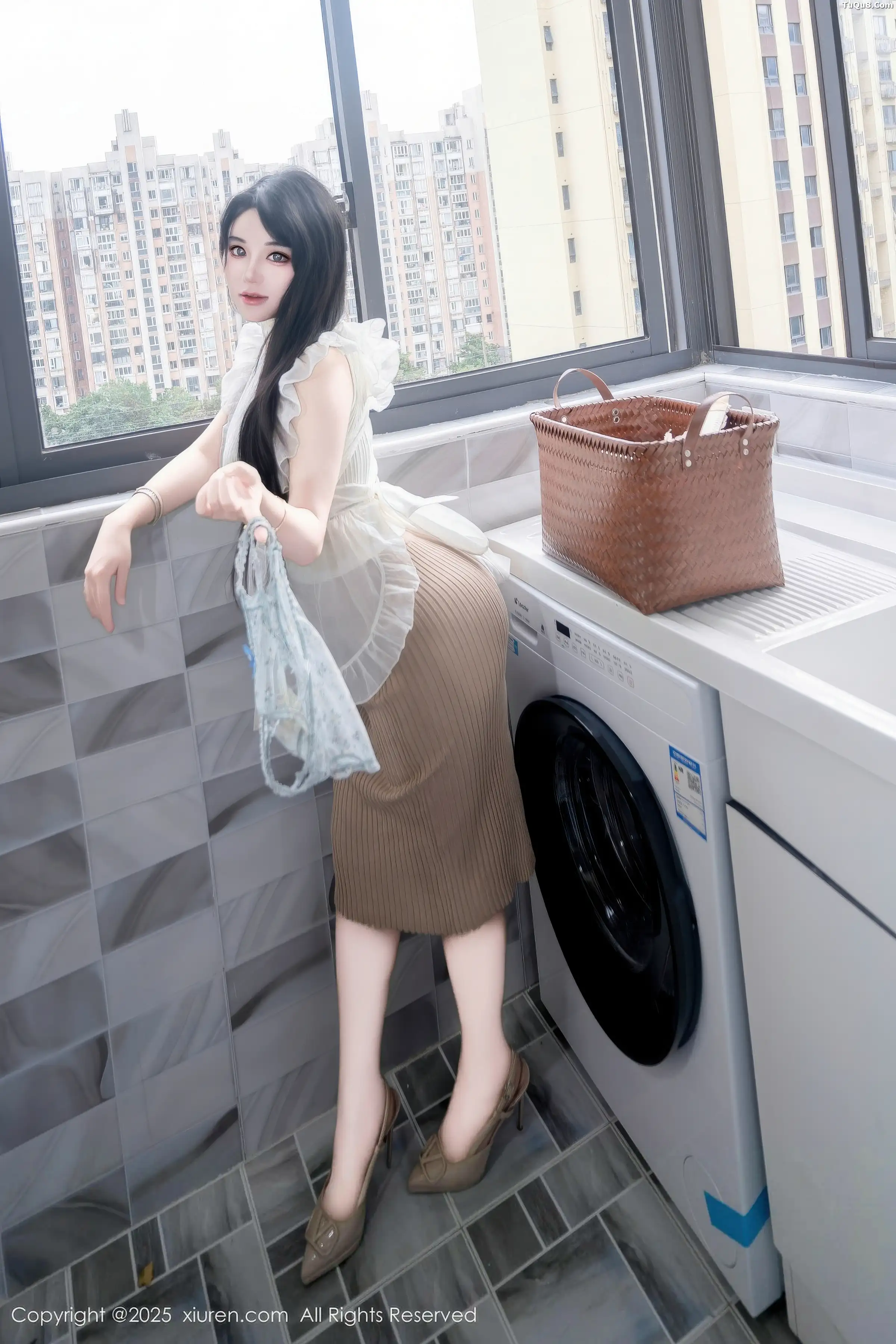 [XiuRen秀人网] 2025.11.20 No.11010 汐汐爱吃草莓 家政姐姐 [83P] NO.11