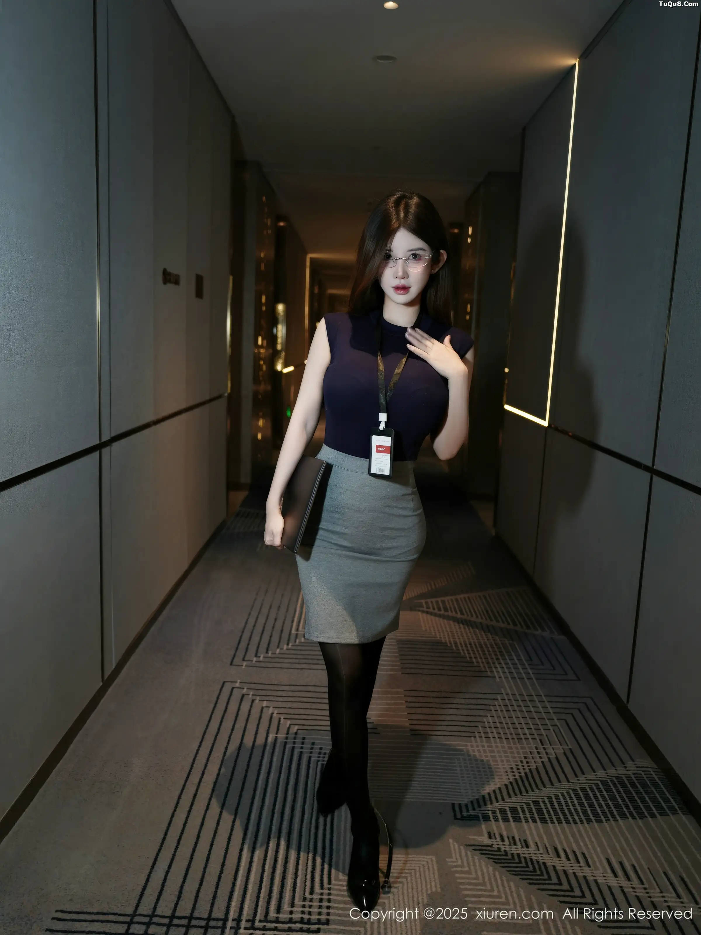 [XiuRen秀人网] 2025.11.24 No.11023 苏甜橙子 闪亮黑丝 [55P] NO.3