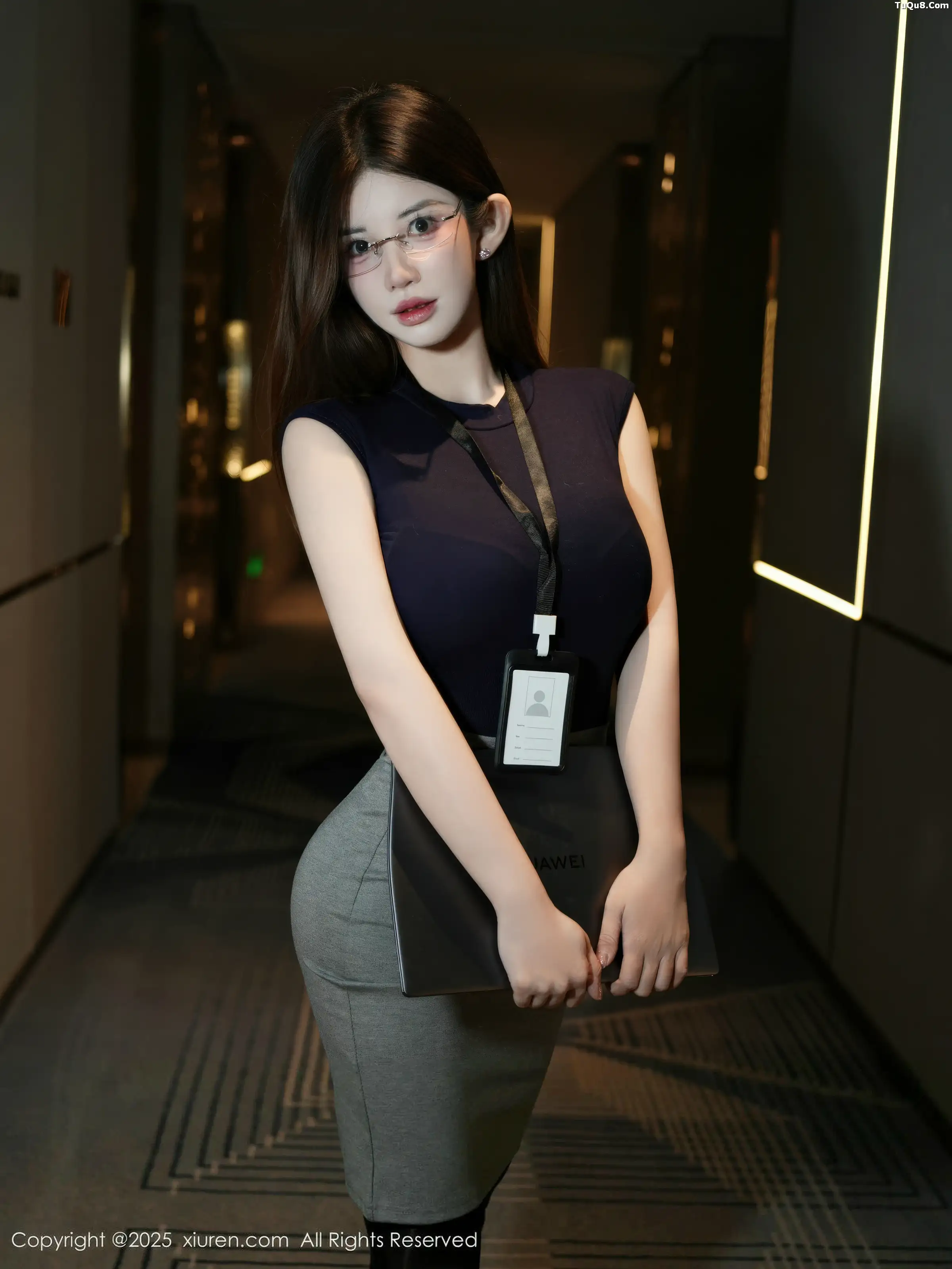 [XiuRen秀人网] 2025.11.24 No.11023 苏甜橙子 闪亮黑丝 [55P] NO.1