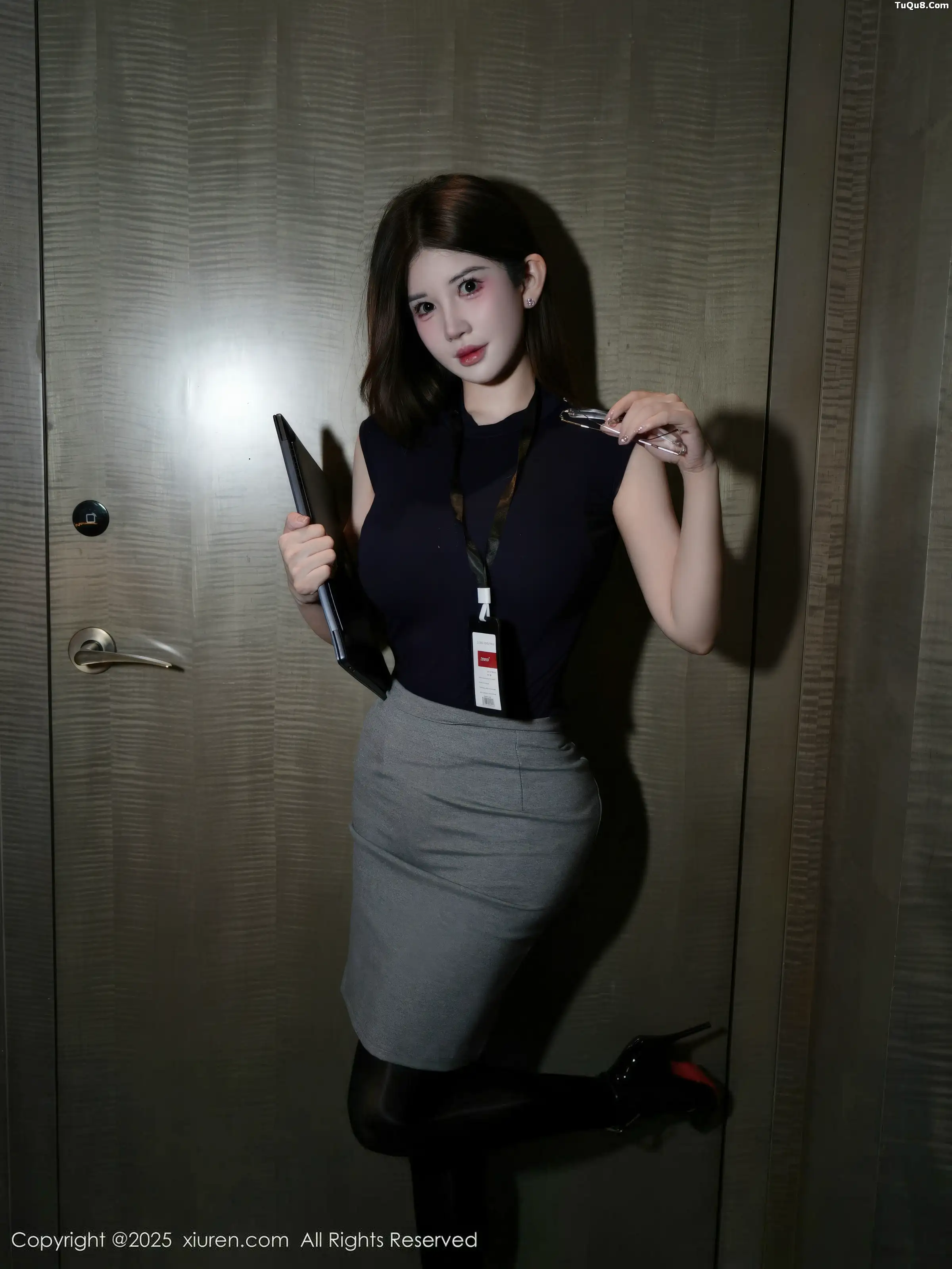 [XiuRen秀人网] 2025.11.24 No.11023 苏甜橙子 闪亮黑丝 [55P] NO.5