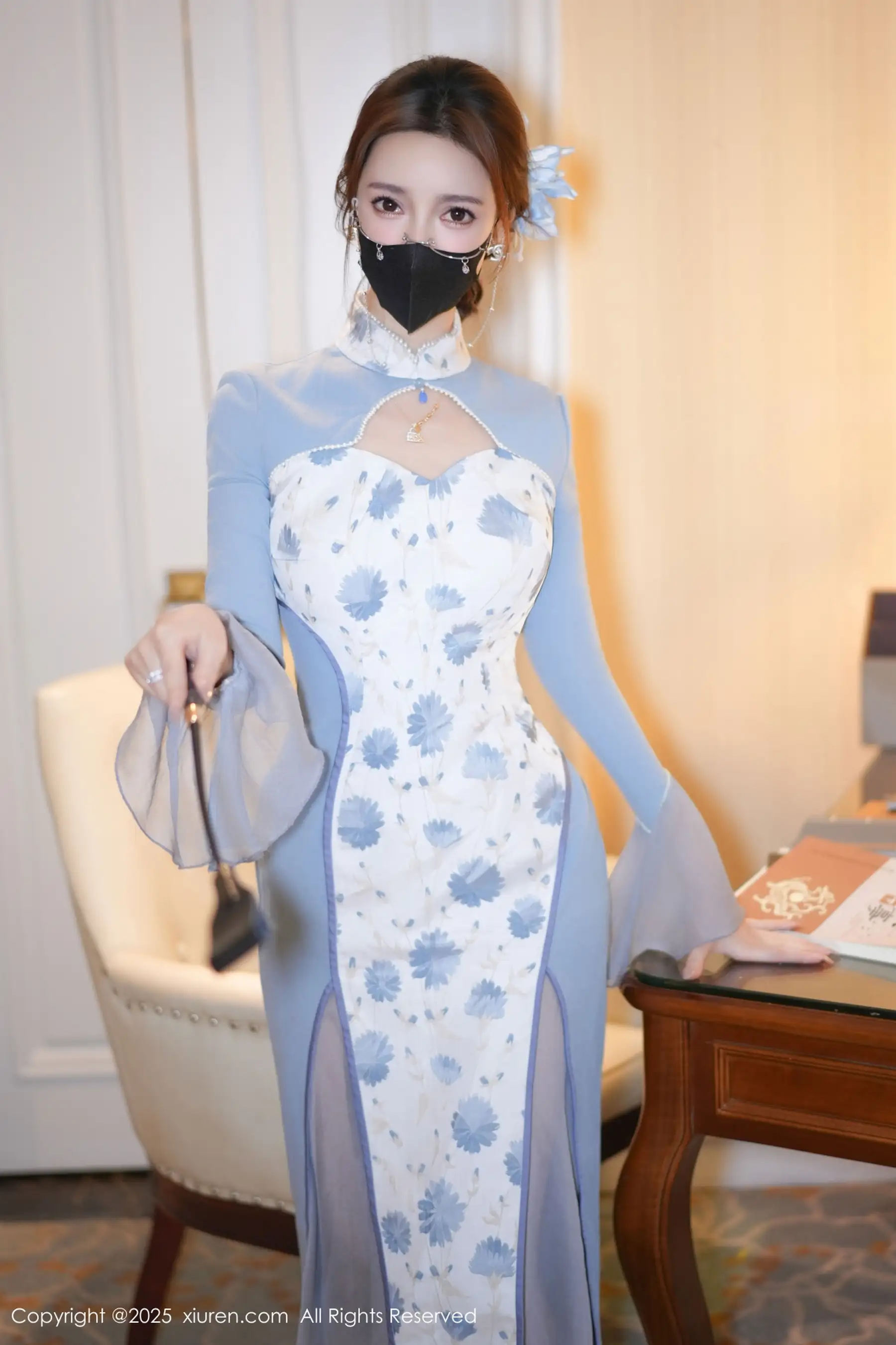 [XiuRen秀人网] 2025.11.26 No.11033 Twins-桃桃 闪亮白丝 [80P] NO.12